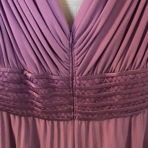 Dress - Picture 7 of 7